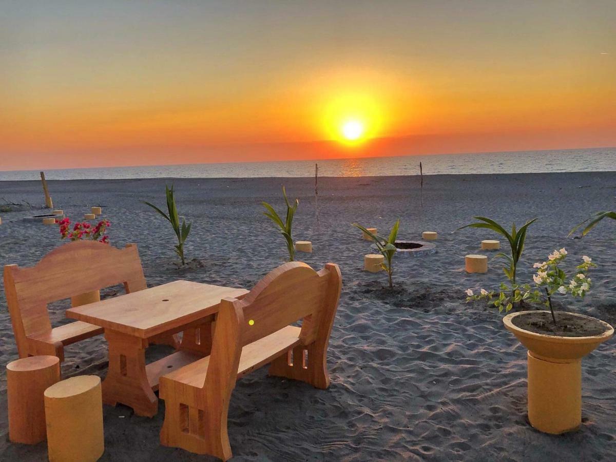 Sea Breeze Beachfront Home And Cottages サンフアン エクステリア 写真